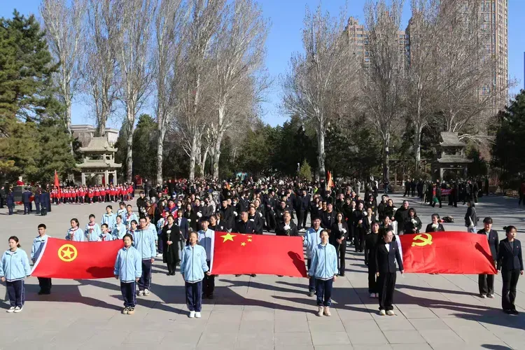 缅怀英烈荣光 树立廉洁新风——通辽市特殊教育学校党支部开展清明祭英烈主题党日活动
